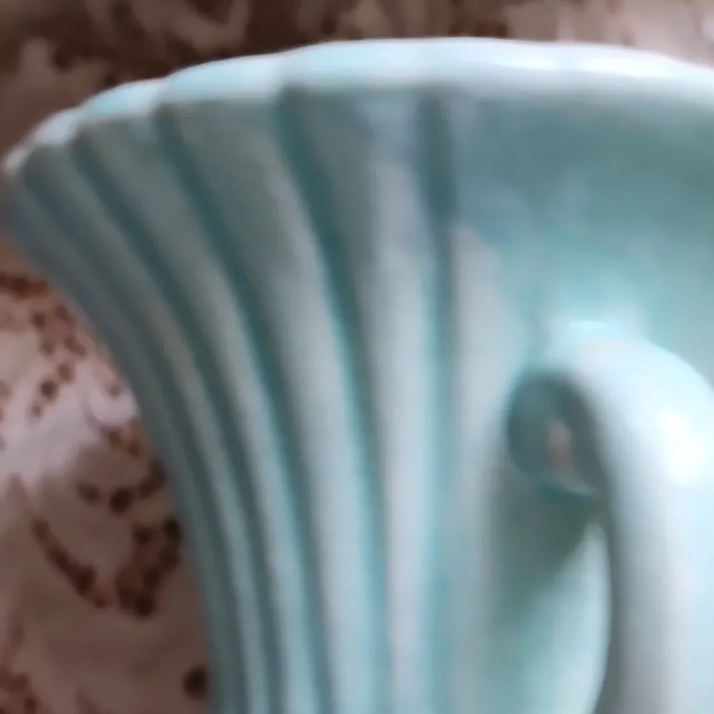 Vintage Ceramic Robin Egg Blue Urn/Vase - Picture 12 of 13